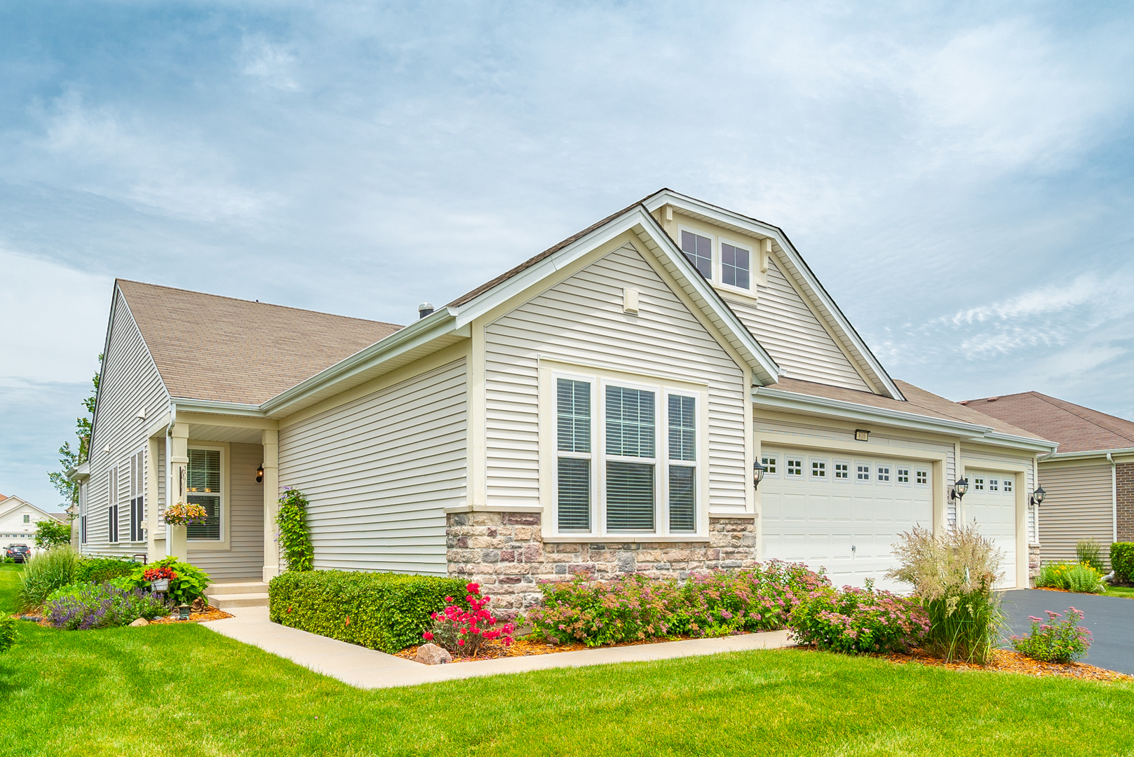 Carillon At Cambridge Lakes in Pingree Grove IL Homes for Sale