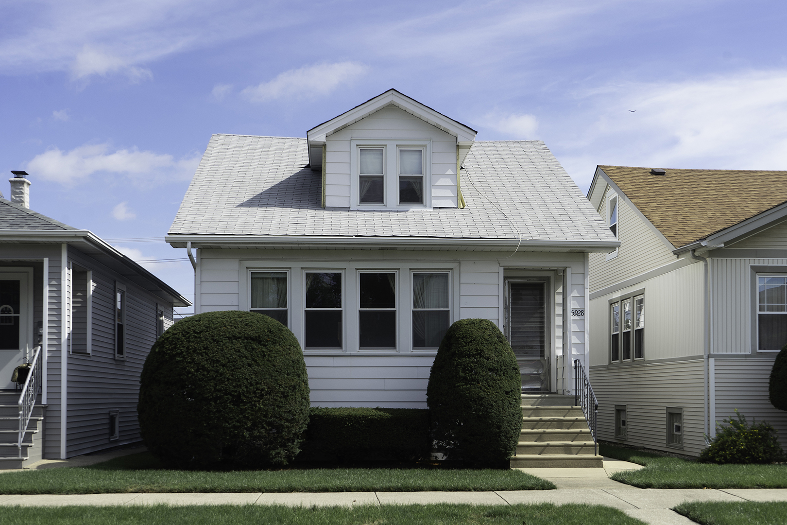 Arlington Heights Il Investment Properties Picket Fence Realty Group 5928 West Thorndale Avenue Chicago Il 60646 Featured Property