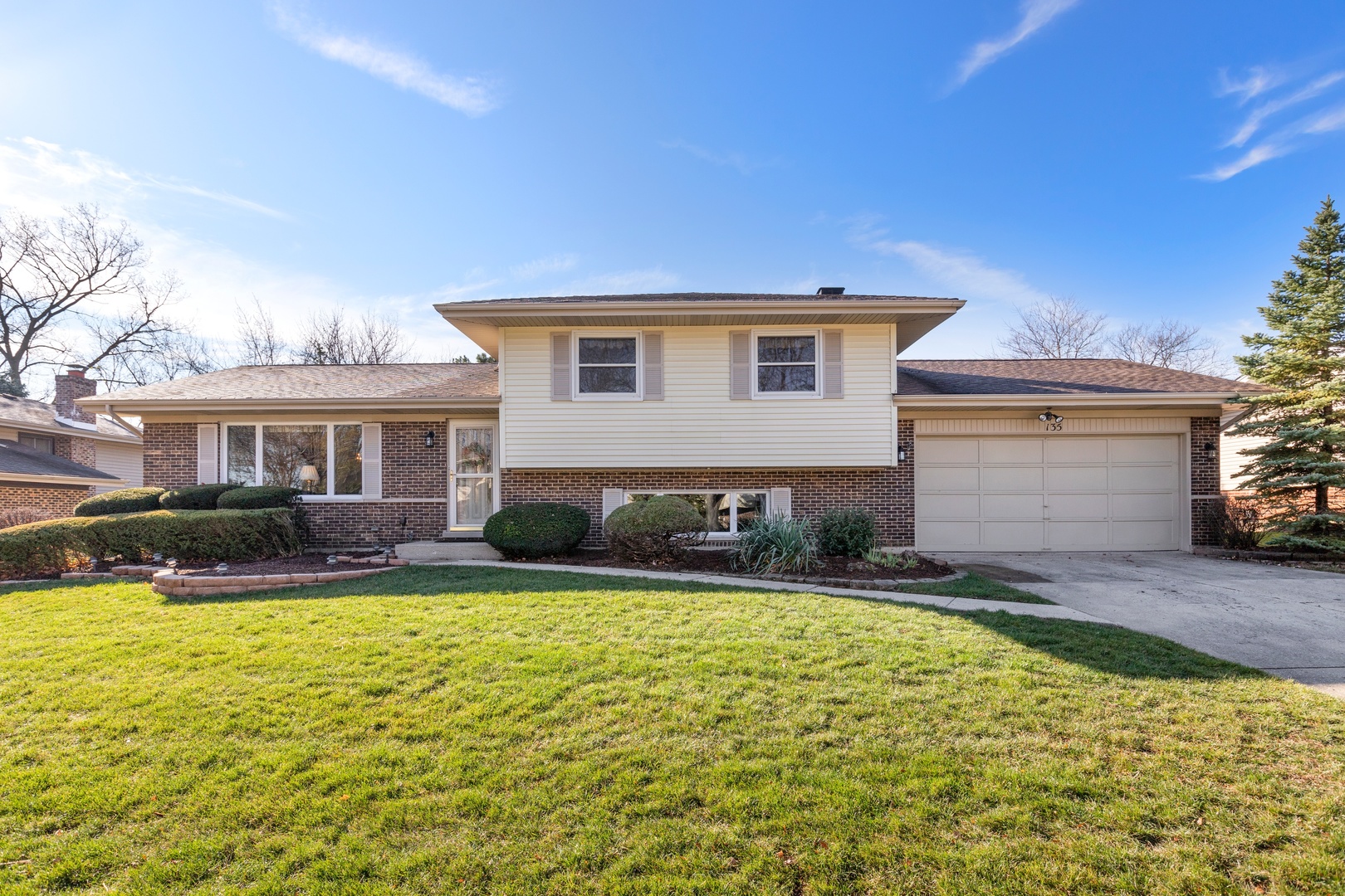 135 Lewis , Schaumburg, IL MLS 10933541 Berkshire Hathaway
