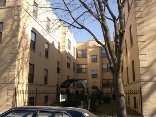4 Apartment in Irving Park