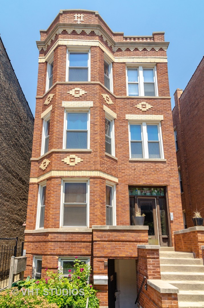 2340 W Augusta 1R, Chicago, MLS 10756549 Berkshire Hathaway