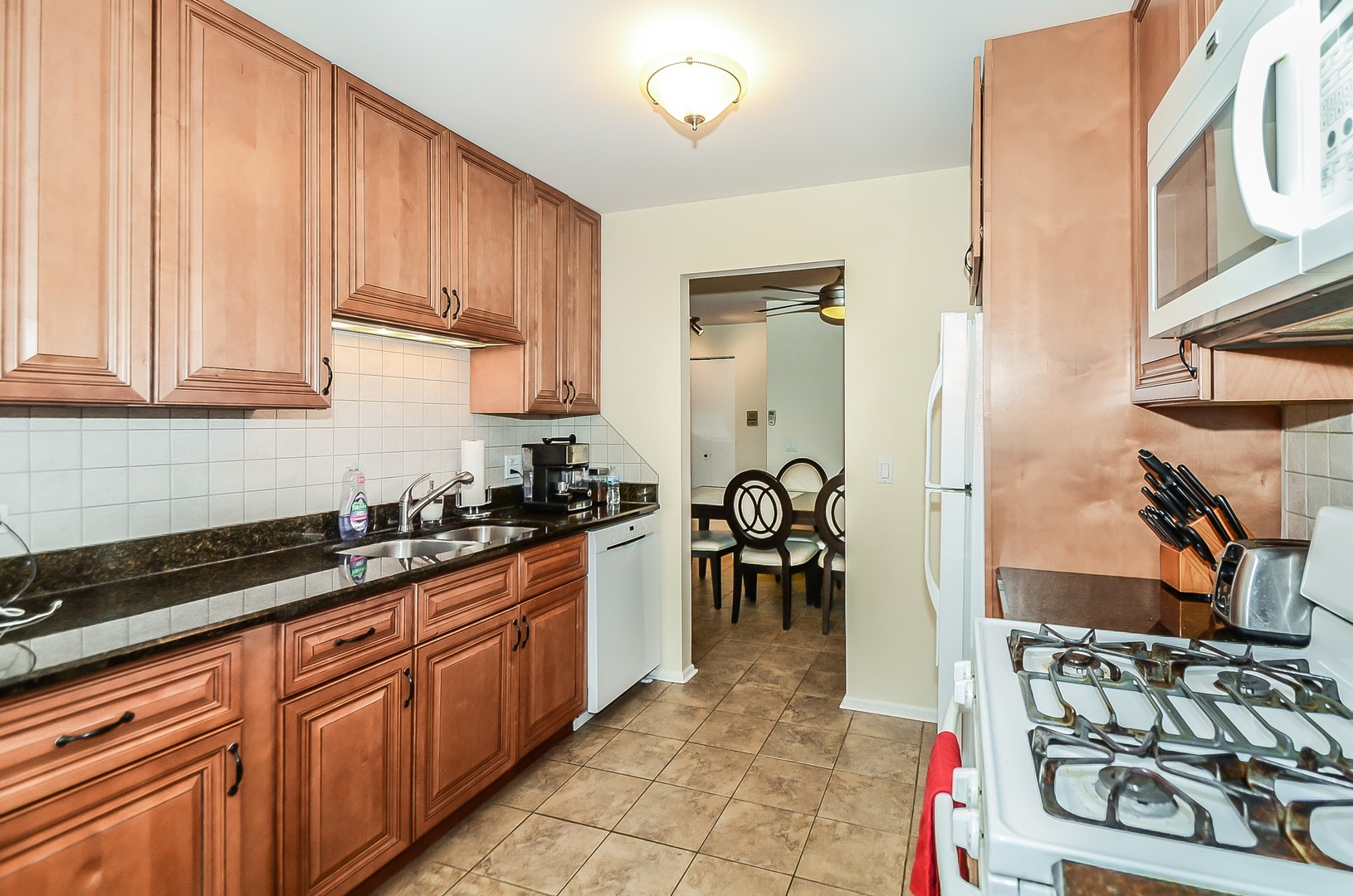 1159 MIDDLEBURY Lane D1