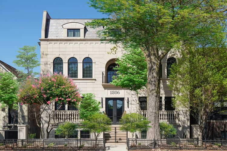 6 House in Logan Square