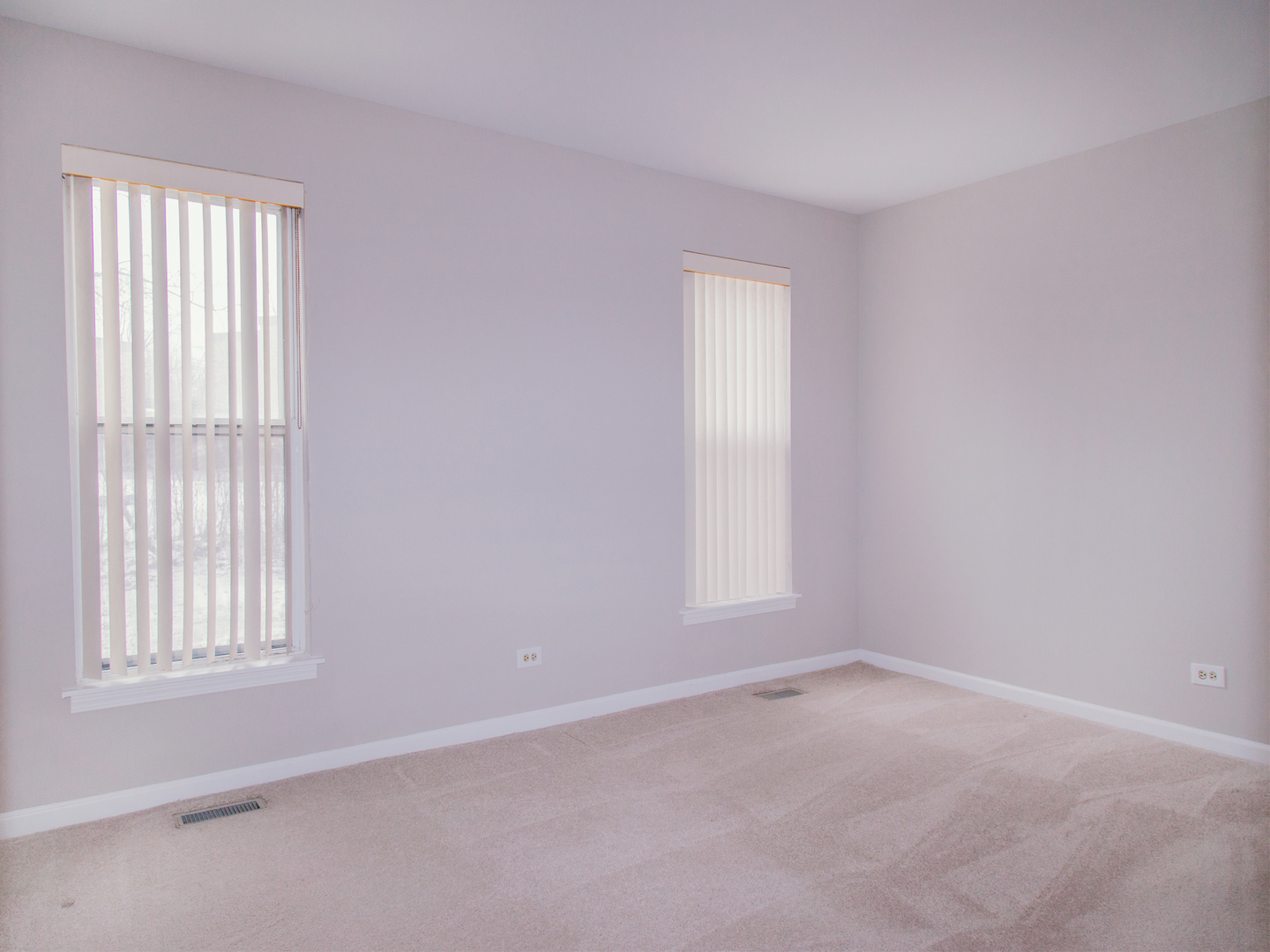 251 Old Oak Court W