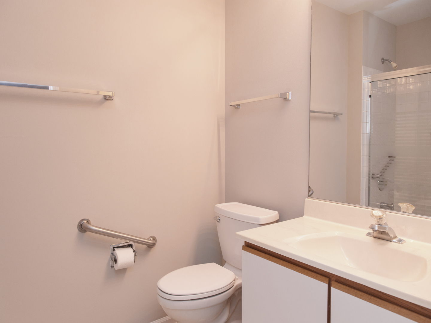 251 Old Oak Court W