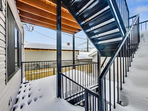 1336 N Hamlin Ave apartments for rent at AptAmigo