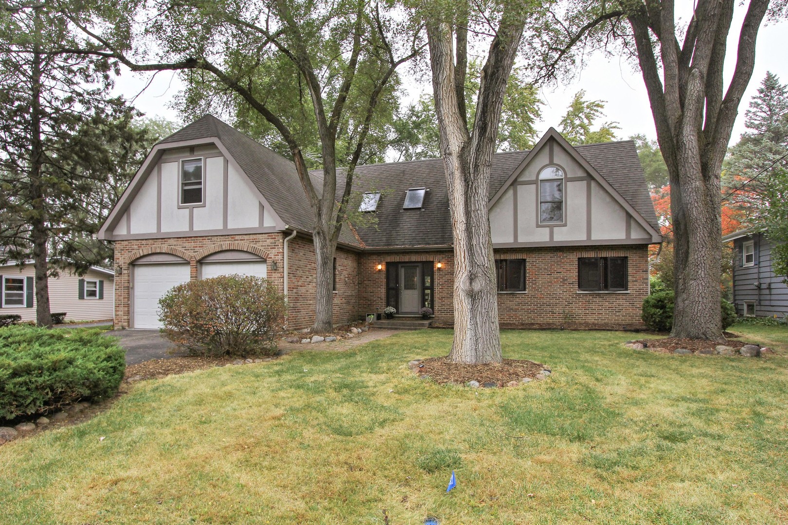 Loch Lomond in Mundelein IL Homes for Sale Loch Lomond in Mundelein