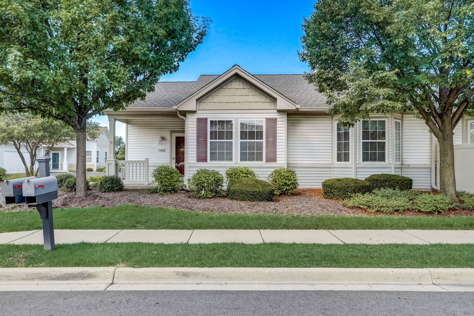 Del b Sun City in Naperville, Huntley IL Homes for Sale Del b