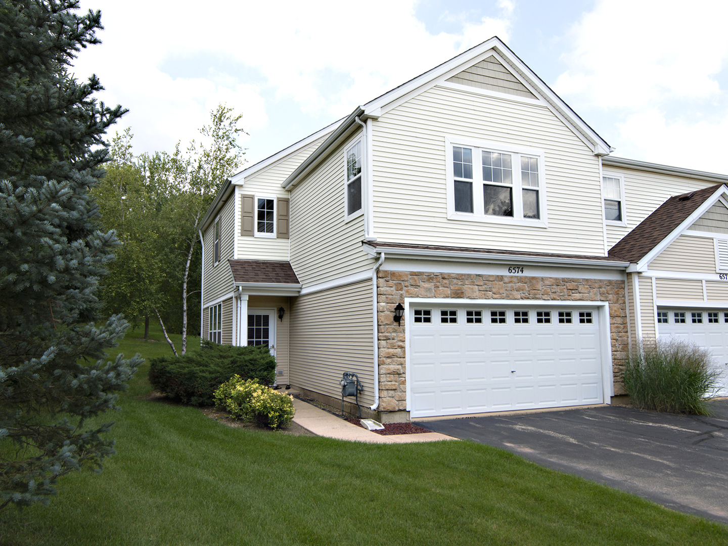 Silverstone Lake in Carpentersville IL Homes for Sale Silverstone Lake in Carpentersville Real