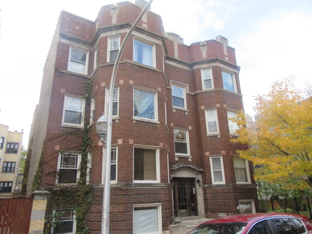6818 N Lakewood Avenue 1 CHICAGO, Illinois Do not wait and schedule your appointment with your real estate agent today!!! Wonderful opportunity to own your own condominium in a solid brick building located just minutes away from public transportation - L-Train (RED LINE) - CTA buses on PRATT BLVD - MORSE AVENUE & SHERIDAN ROAD - schools - restaurants - stores - Lake Michigan - beach - Loyola Park - soccer/football fields - tennis/volleyball courts - golf club - Warren Park & Ice Rink!! The unit is located on the upper 1st floor & features front sunroom - open living room w/decorative fireplace & built ins - separate dining room - galley kitchen w/access to enclosed porch - 1st bedroom w/ceiling fan - full bathroom w/tub - 2nd bedroom w/entry to den/office area. The unit has laundry area & storage space located in the open basement area along w/circuit breaker box - exterior assigned parking space is located at rear (between the garages where dumpsters are located). Do not wait and make an offer today!!!