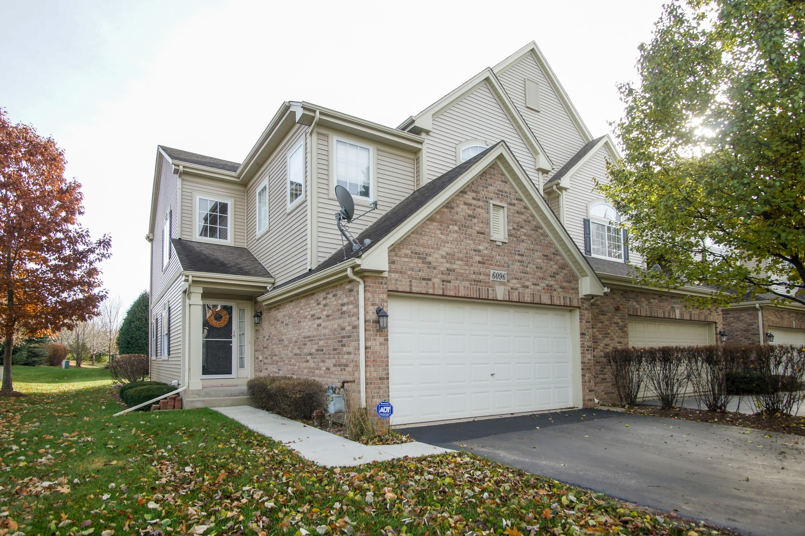 Canterbury Fields in Hoffman Estates IL Homes for Sale Canterbury