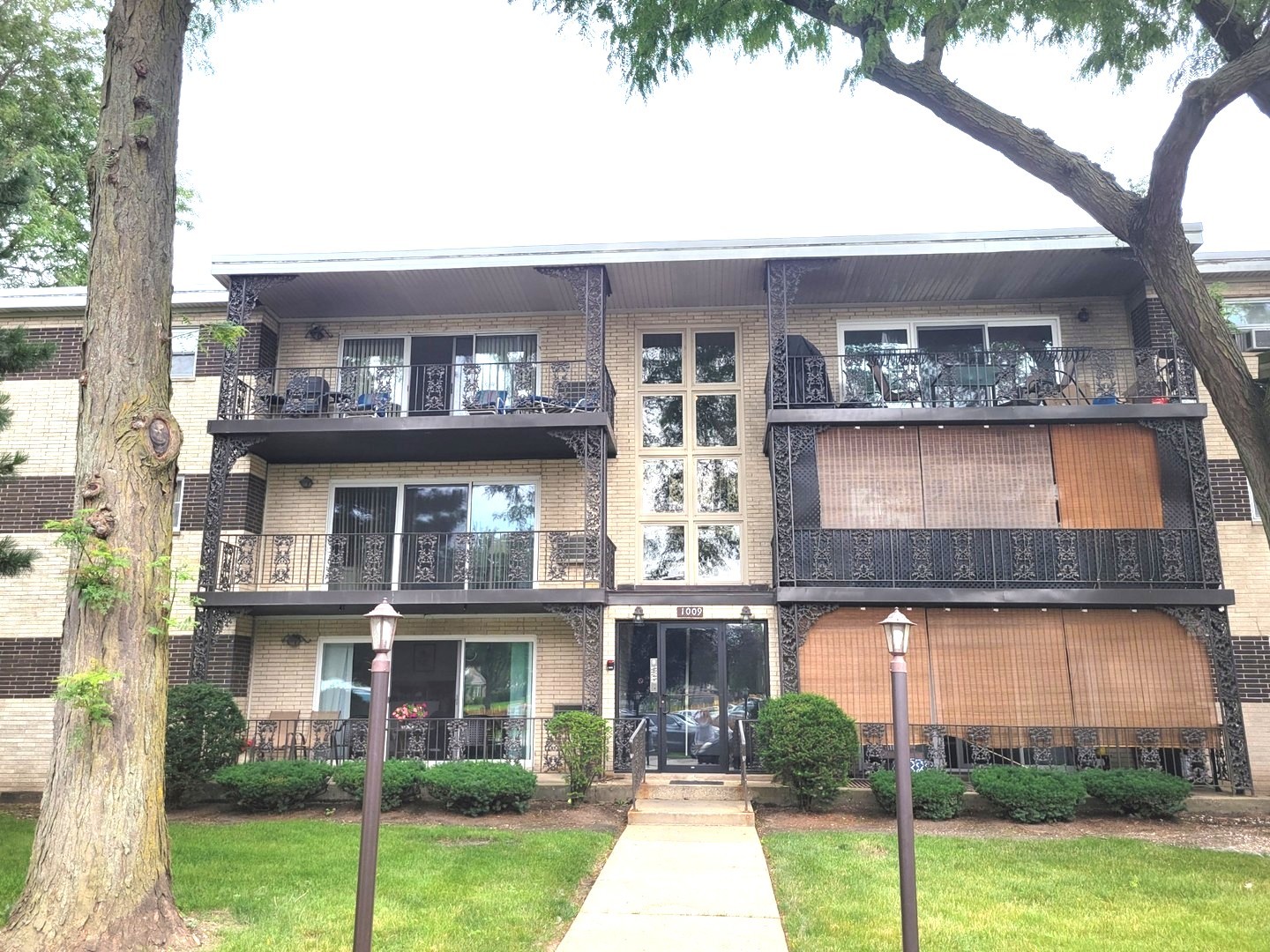 Villa Venice in La Grange IL Homes for Sale Villa Venice in La Grange