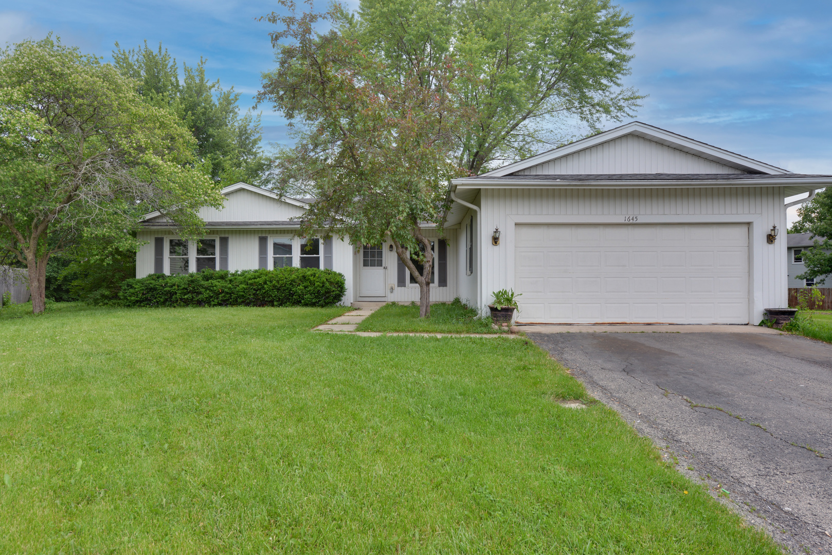 Green Hills in Aurora IL Homes for Sale Green Hills in Aurora Real