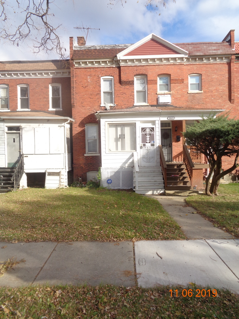 10429 CORLISS Avenue S CHICAGO, Illinois 2 level town-home in Historic Pullman! This property is ready for your improvements and ideas to make it a fine home again. SOLD AS-IS AND READY FOR A NEW FAMILY. NOT BANK OWNED AND NOT A SHORT SALE, OWNERS ARE LOCAL AND MOTIVATED. THIS HOME IS BEING SOLD AS-IS, SO PLEASE INSPECT PRIOR TO SUBMITTING AN OFFER. PLEASE NOTE: 0% TAX PRORATIONS ARE OFFERED, THE SELLER WILL PAY CURRENT AND ALL PRIOR TAX BUT 0% CREDIT FOR FUTURE BILLS. SPECIAL WARRANTY DEED AT CLOSING. NO SURVEY. FOR FASTER RESPONSE PLEASE USE SELLERS CONTRACT, ADDENDUM AND DISCLOSURES UNDER DOCUMENTS