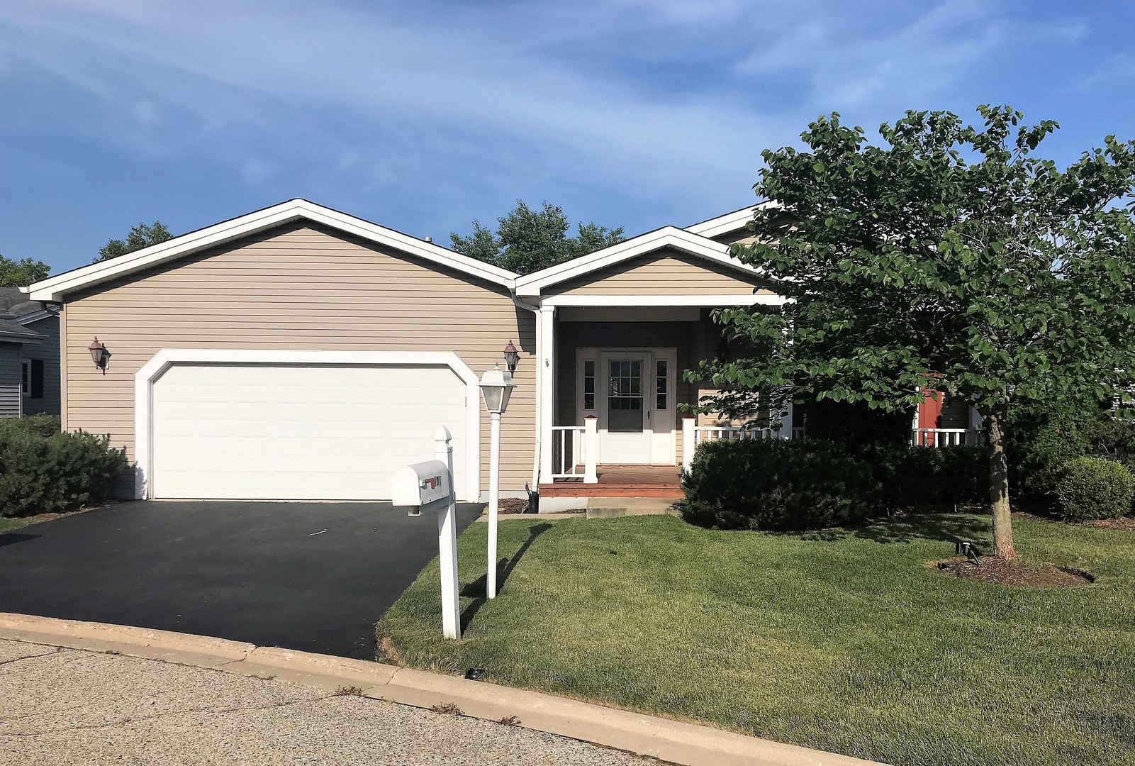 Saddlebrook Farms in Grayslake IL Homes for Sale Saddlebrook Farms in