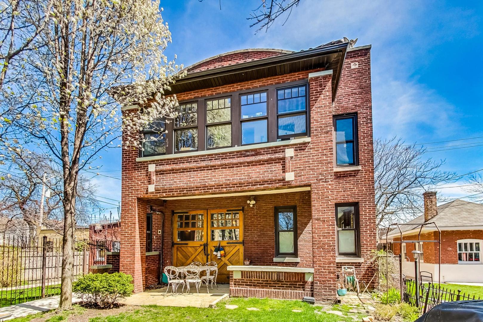 3 House in Logan Square