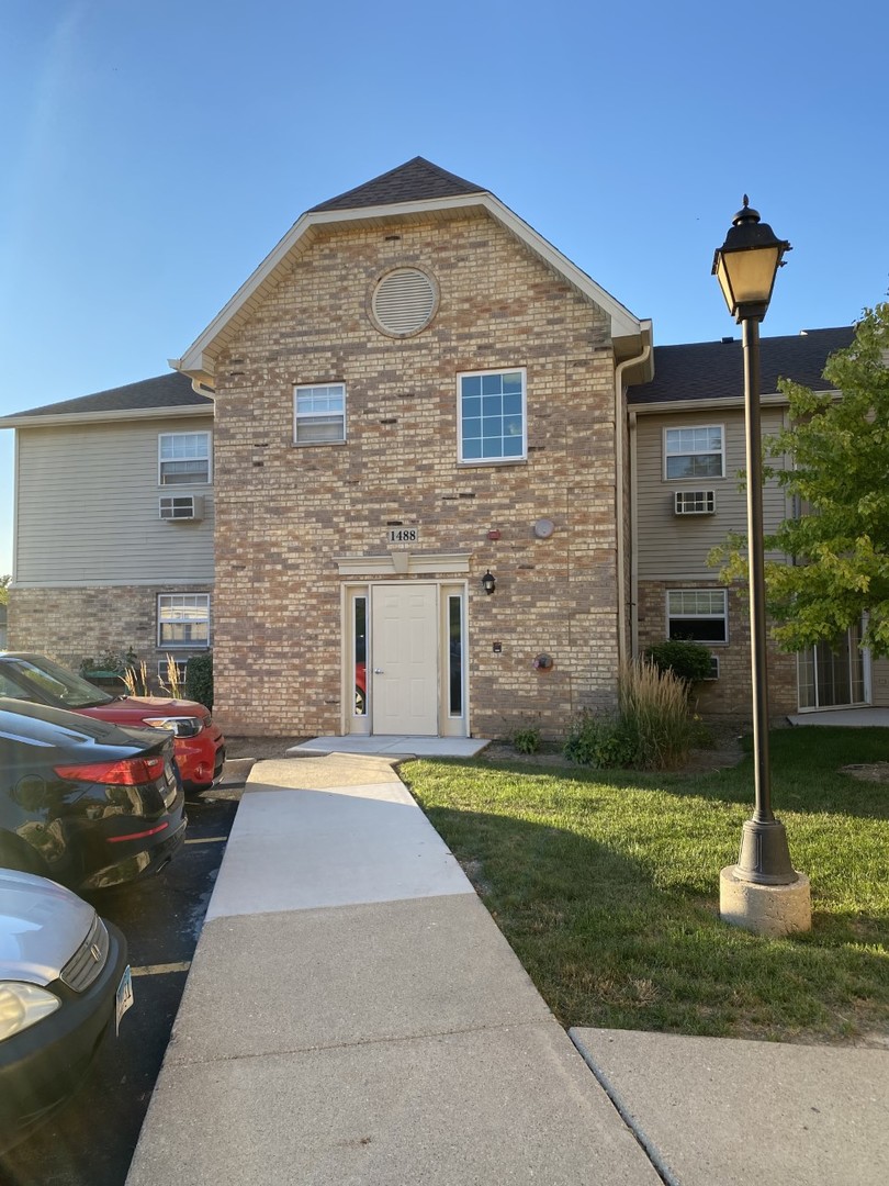 Fairfield Village in Round Lake Beach IL Homes for Sale Fairfield