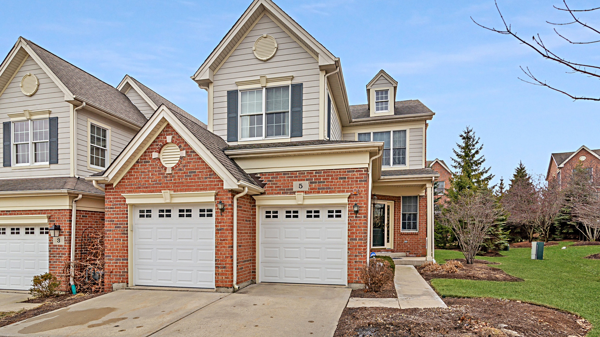 Hawthorn Woods Country Club in Hawthorn Woods IL Homes for Sale