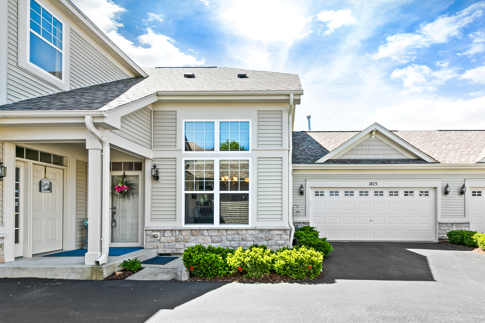 Stonegate West in Aurora IL Homes for Sale Stonegate West in Aurora