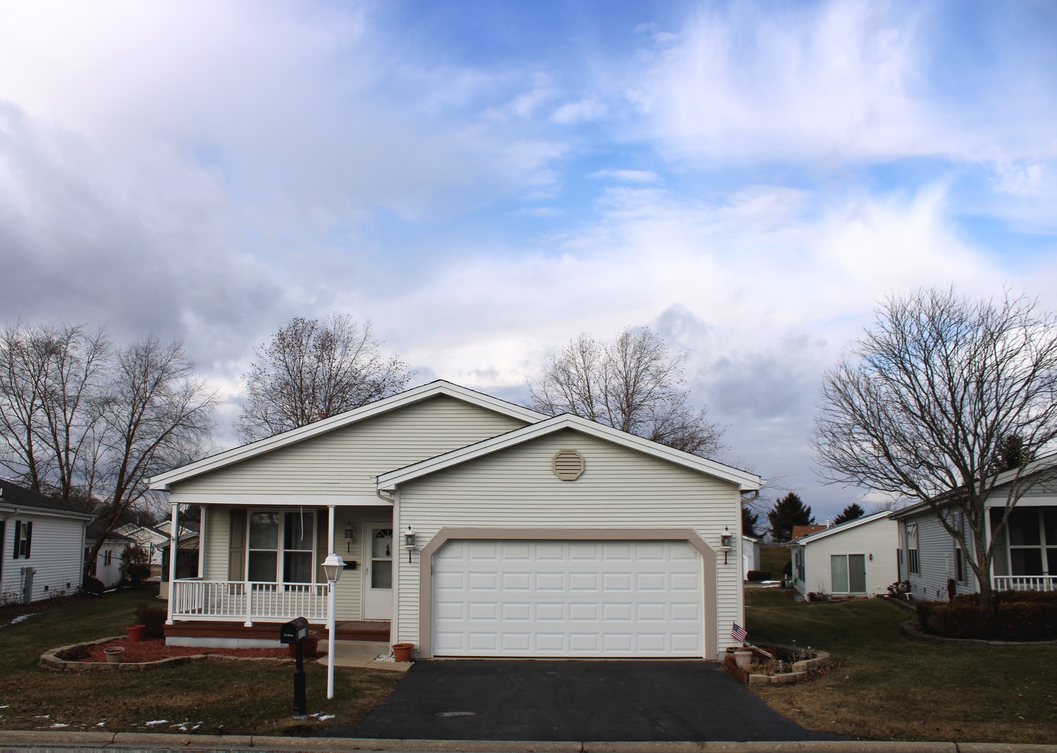 Saddlebrook Farms in Grayslake IL Homes for Sale Saddlebrook Farms in