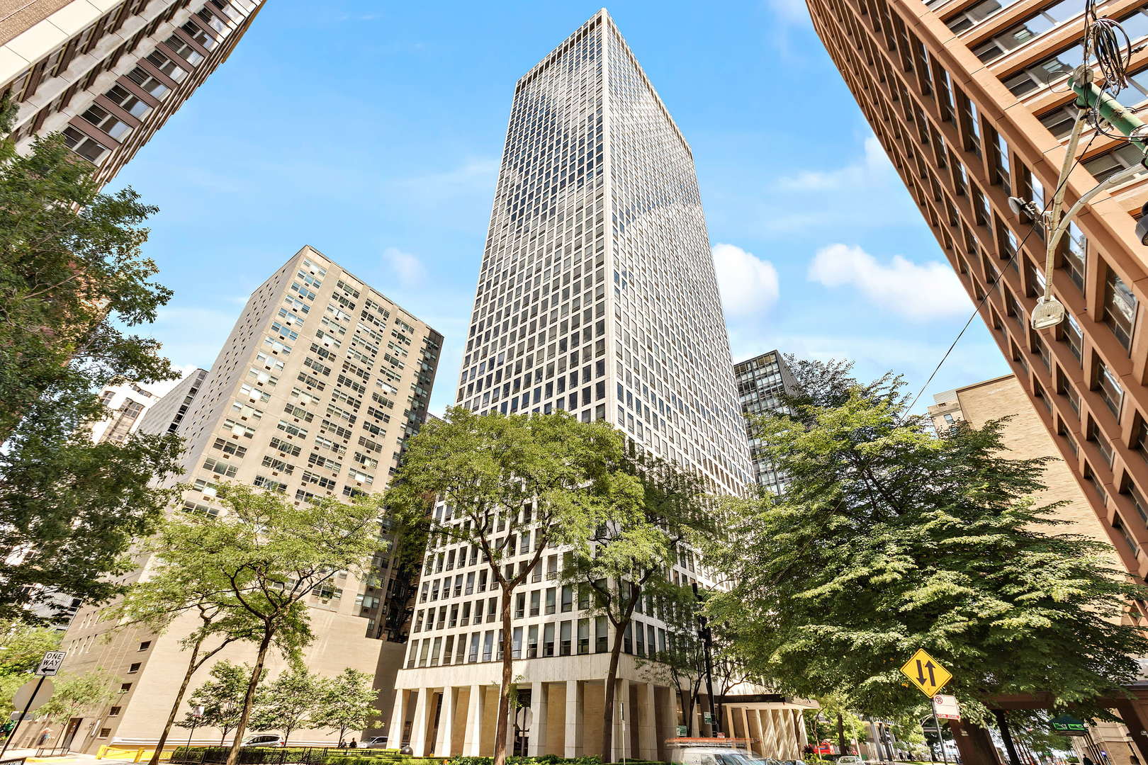 Plaza On Dewitt in Chicago IL Homes for Sale Plaza On Dewitt in