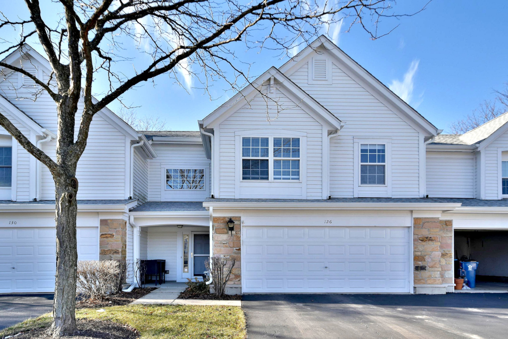 Towne Place West in Schaumburg IL Homes for Sale Towne Place West in Schaumburg Real Estate