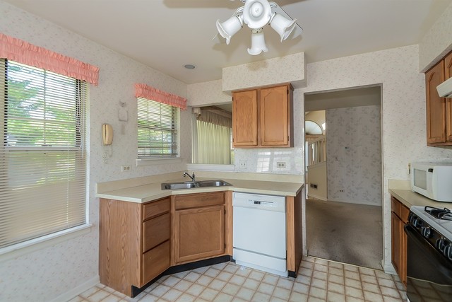 271 Woodstone Circle
