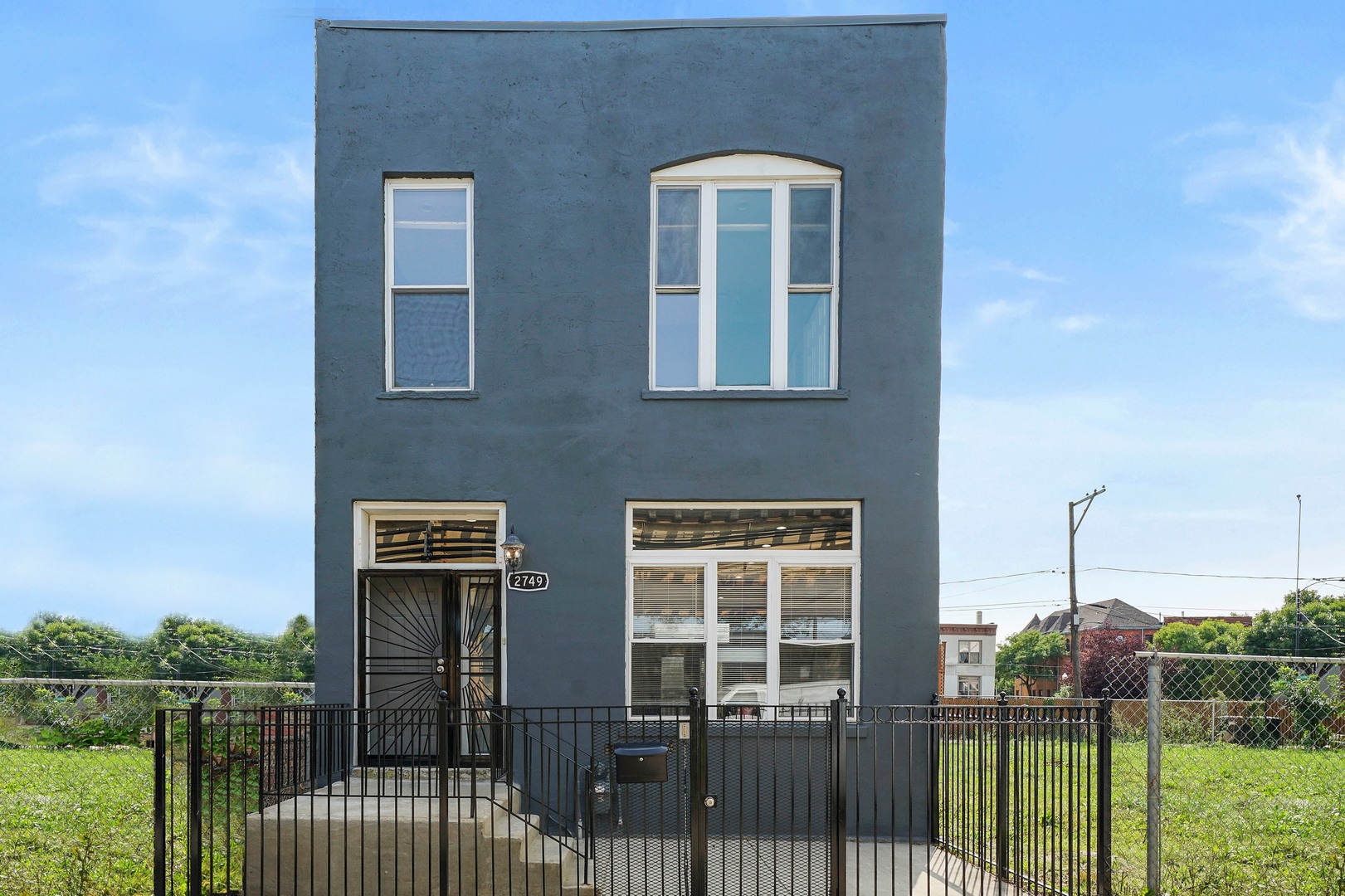 2749 W LAKE , Chicago, IL | MLS# 10951662 | Berkshire Hathaway ...