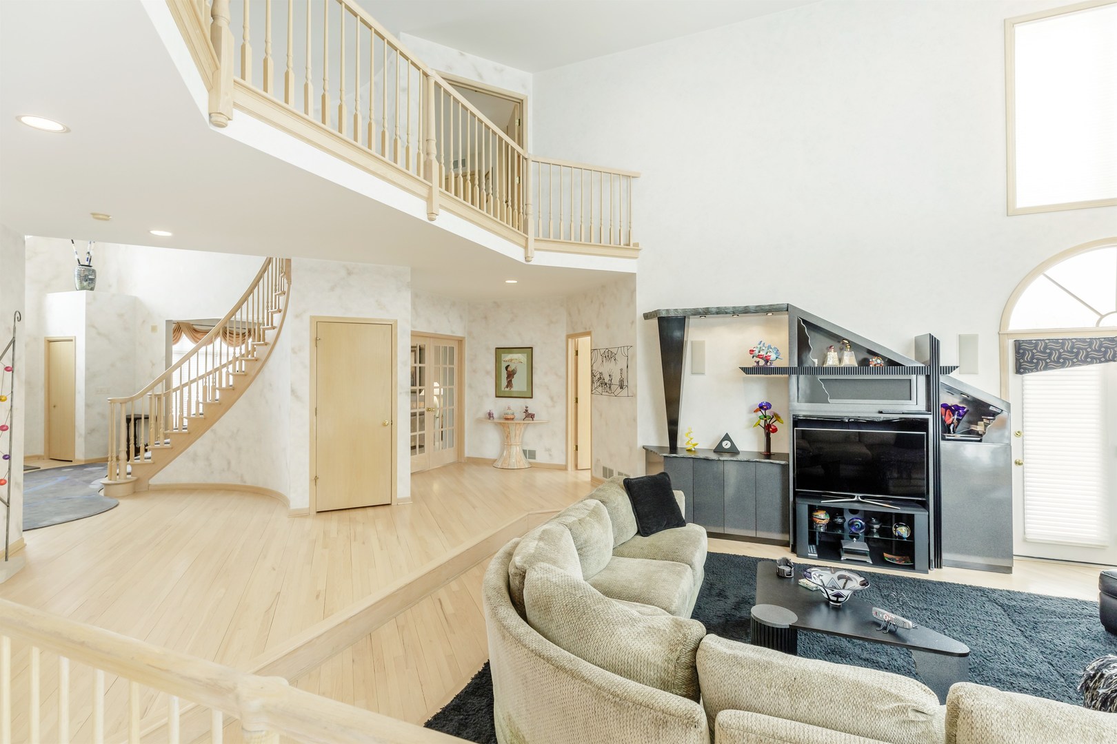 2980 KINGSTON Drive