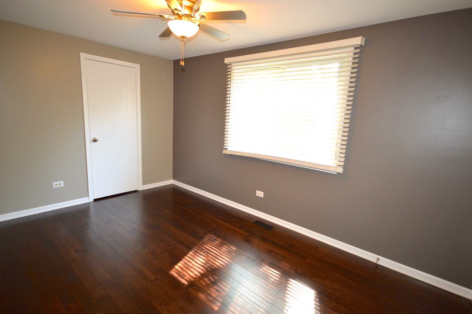 805 COVENTRY Place 805