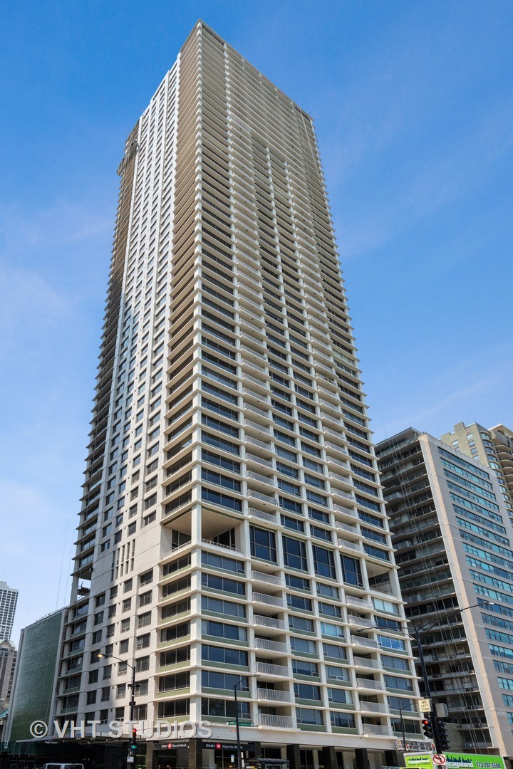 1000 N Lake Shore Plaza Chicago Condos 2 Bedroom or Less