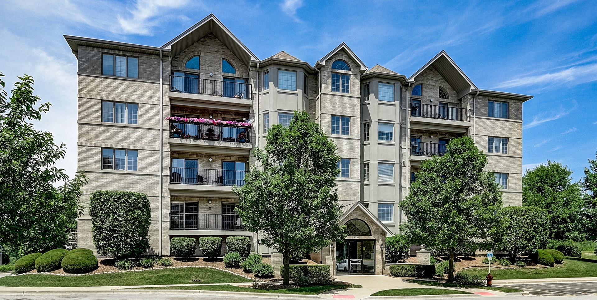 Farmingdale Village in Woodridge IL Homes for Sale Farmingdale