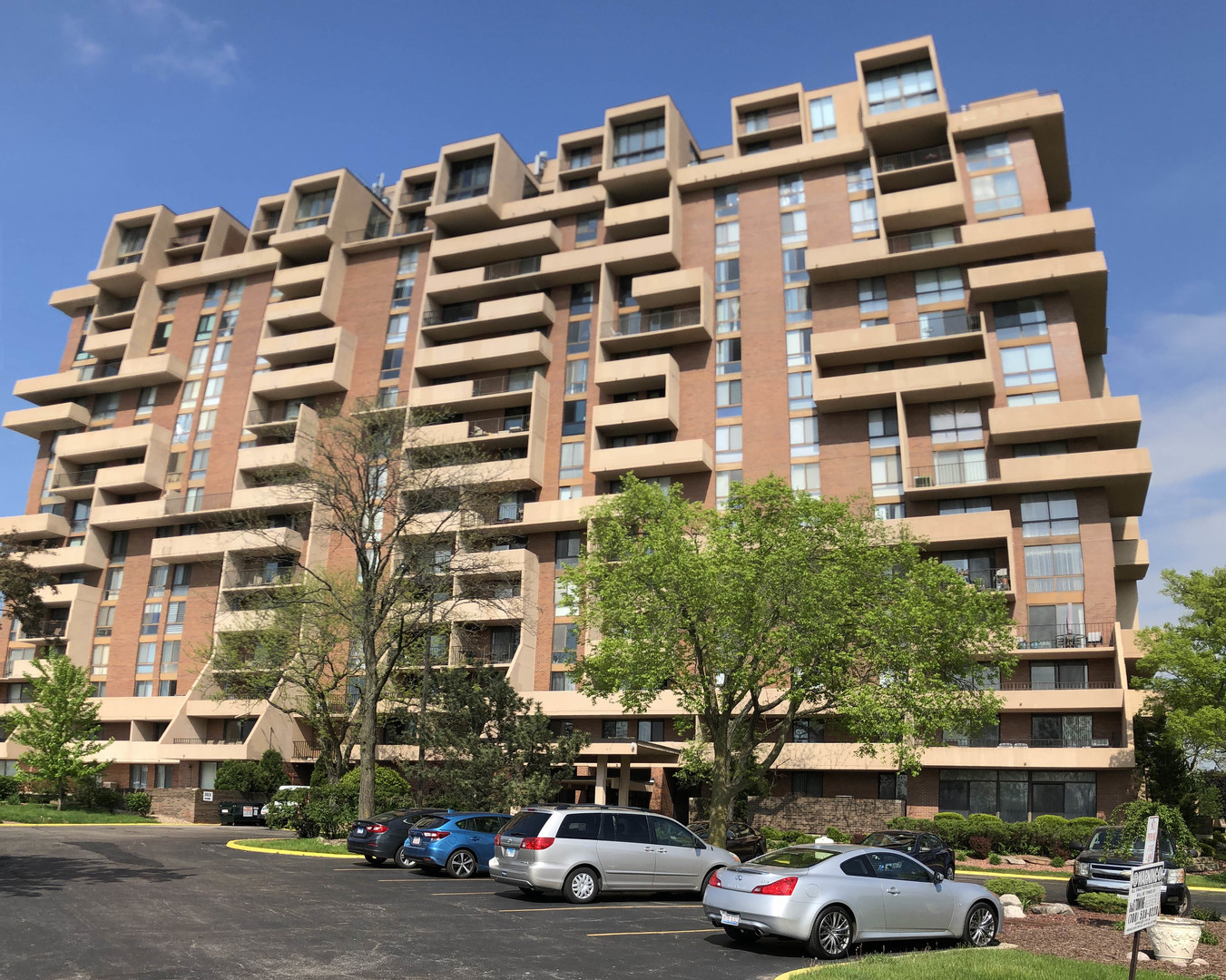 Dominion Tower in Wood Dale IL Homes for Sale Dominion Tower in Wood