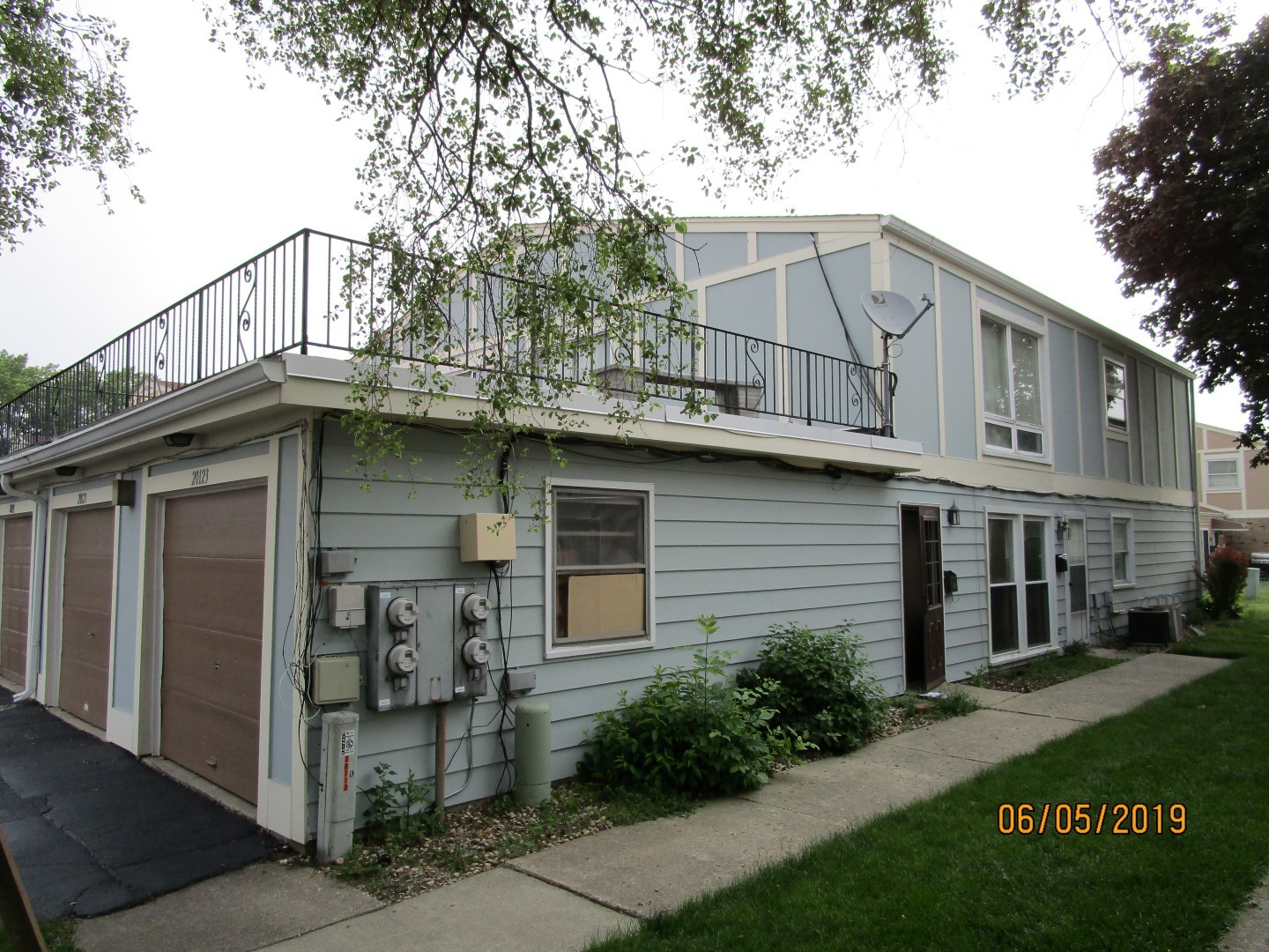 20123 Ash Lane 56 LYNWOOD, Illinois 2 BEDROOM, 1 BATHROOM TOWNHOME FOR SALE WITH PRIVATE DECK. THIS UNIT IS BEING SOLD AS-IS AND READY FOR A NEW FAMILY. NOT BANK OWNED AND NOT A SHORT SALE, OWNERS ARE LOCAL AND MOTIVATED. THIS HOME IS BEING SOLD AS-IS, SO PLEASE INSPECT PRIOR TO SUBMITTING AN OFFER. PLEASE NOTE: 0% TAX PRORATIONS ARE OFFERED, THE SELLER WILL PAY CURRENT AND ALL PRIOR TAX BUT 0% CREDIT FOR FUTURE BILLS. SPECIAL WARRANTY DEED AT CLOSING. NO SURVEY. FOR FASTER RESPONSE PLEASE USE SELLERS CONTRACT, ADDENDUM AND DISCLOSURES UNDER DOCUMENTS. PROFESSIONALLY MANAGED ASSOCIATION WITH NEW PAVING ON PRIVATE ROADWAYS