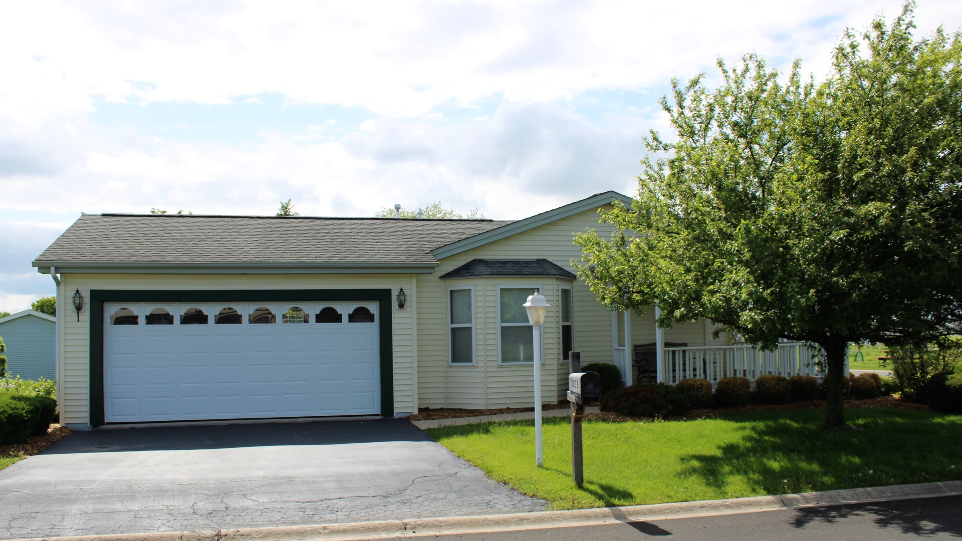 Saddlebrook Farms in Grayslake IL Homes for Sale Saddlebrook Farms in