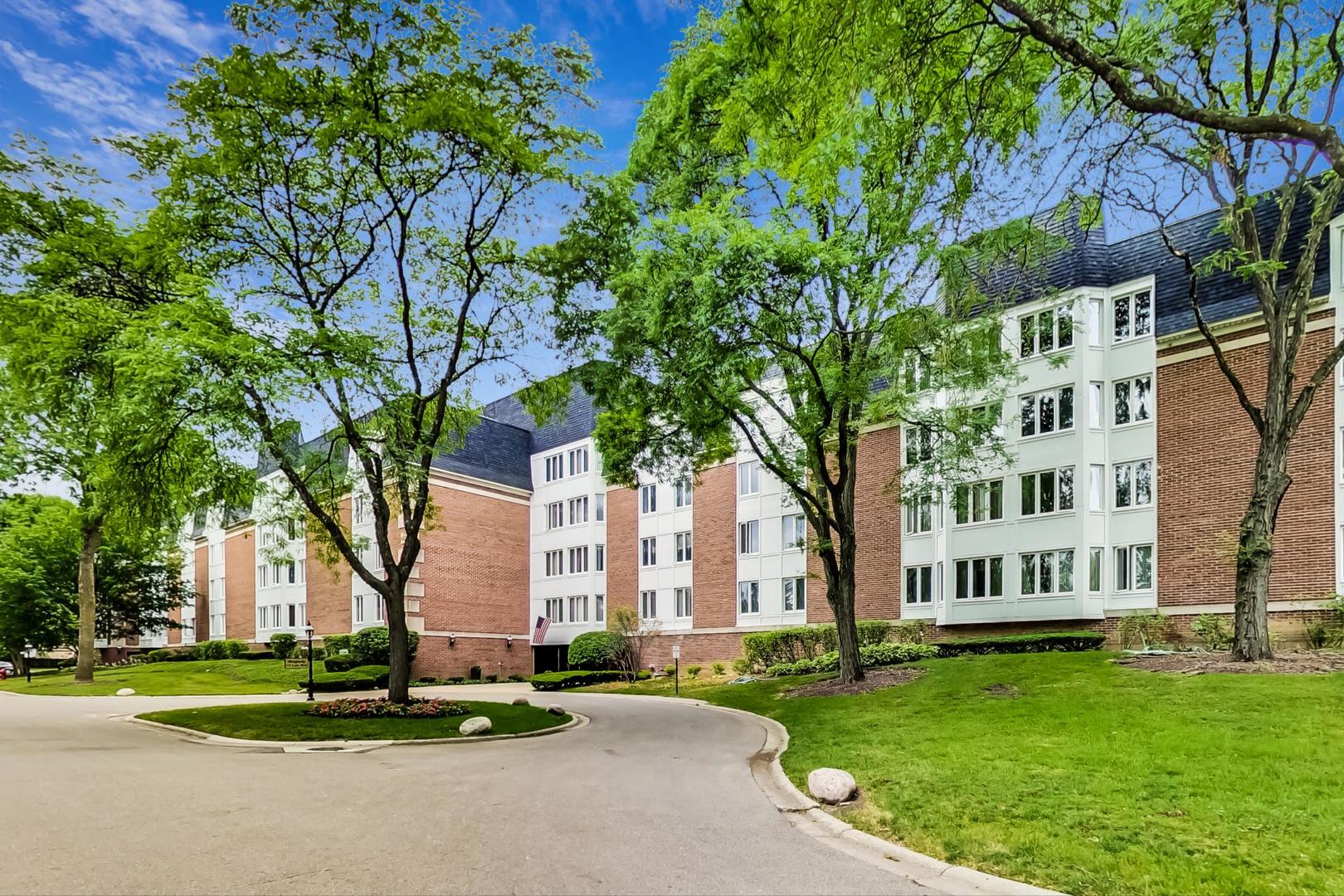 Cambridge On The Lake in Buffalo Grove IL Homes for Sale Cambridge On The Lake in Buffalo