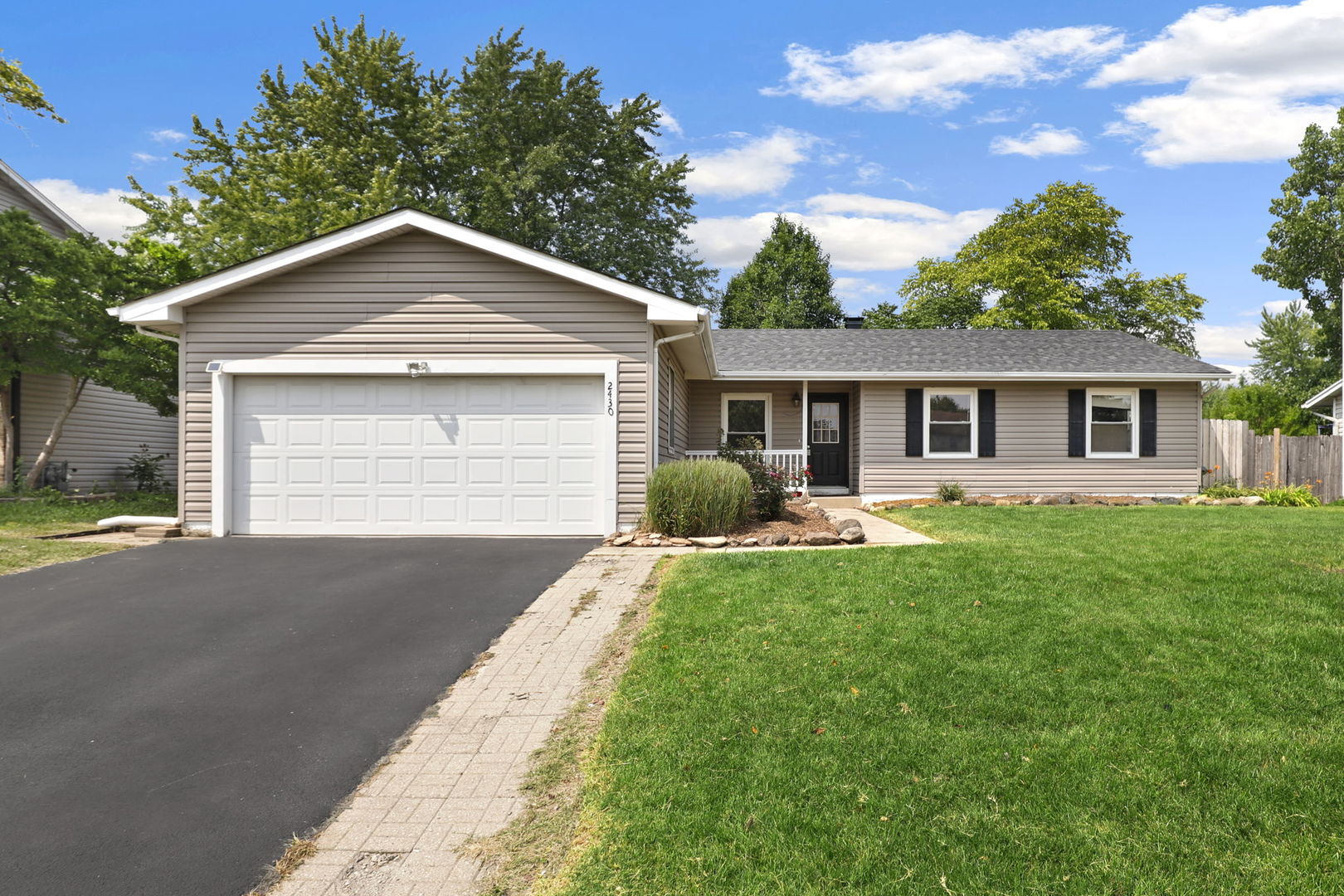 Green Hills in Aurora IL Homes for Sale Green Hills in Aurora Real