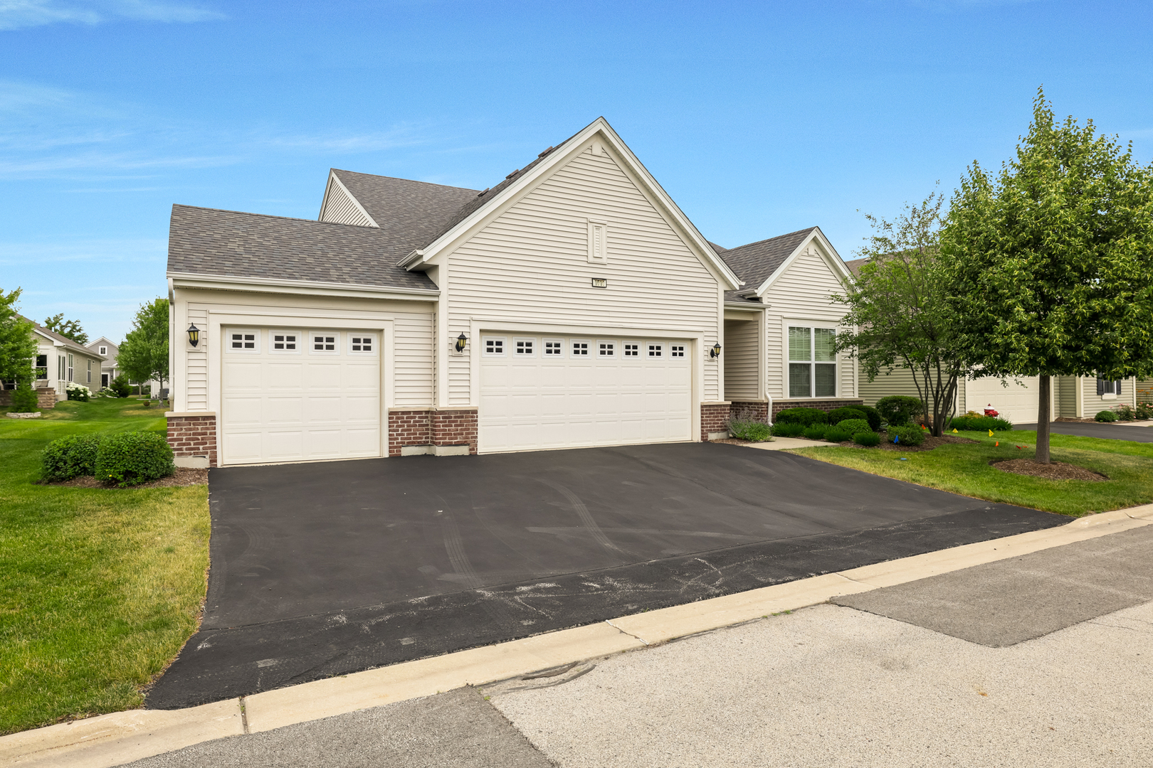 Carillon At Cambridge Lakes in Pingree Grove IL Homes for Sale