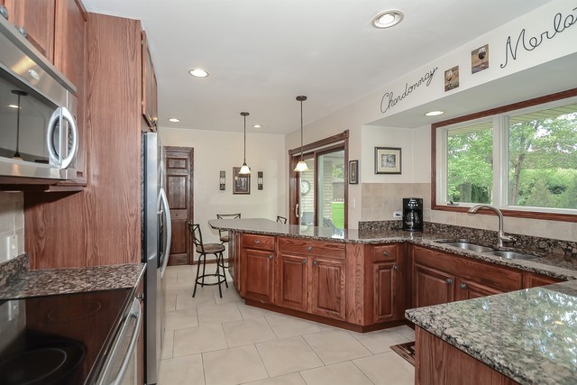 1110 E Valley Lane