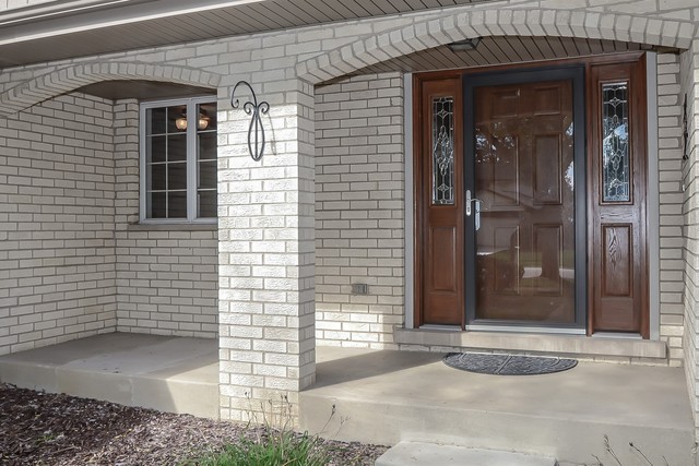 1110 E Valley Lane