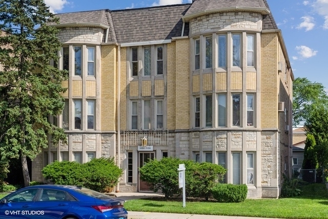 2 Apartment in Norwood Park