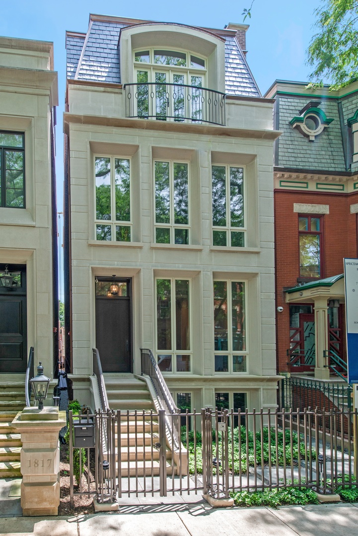 1815 North Cleveland Avenue, Chicago, IL 60614