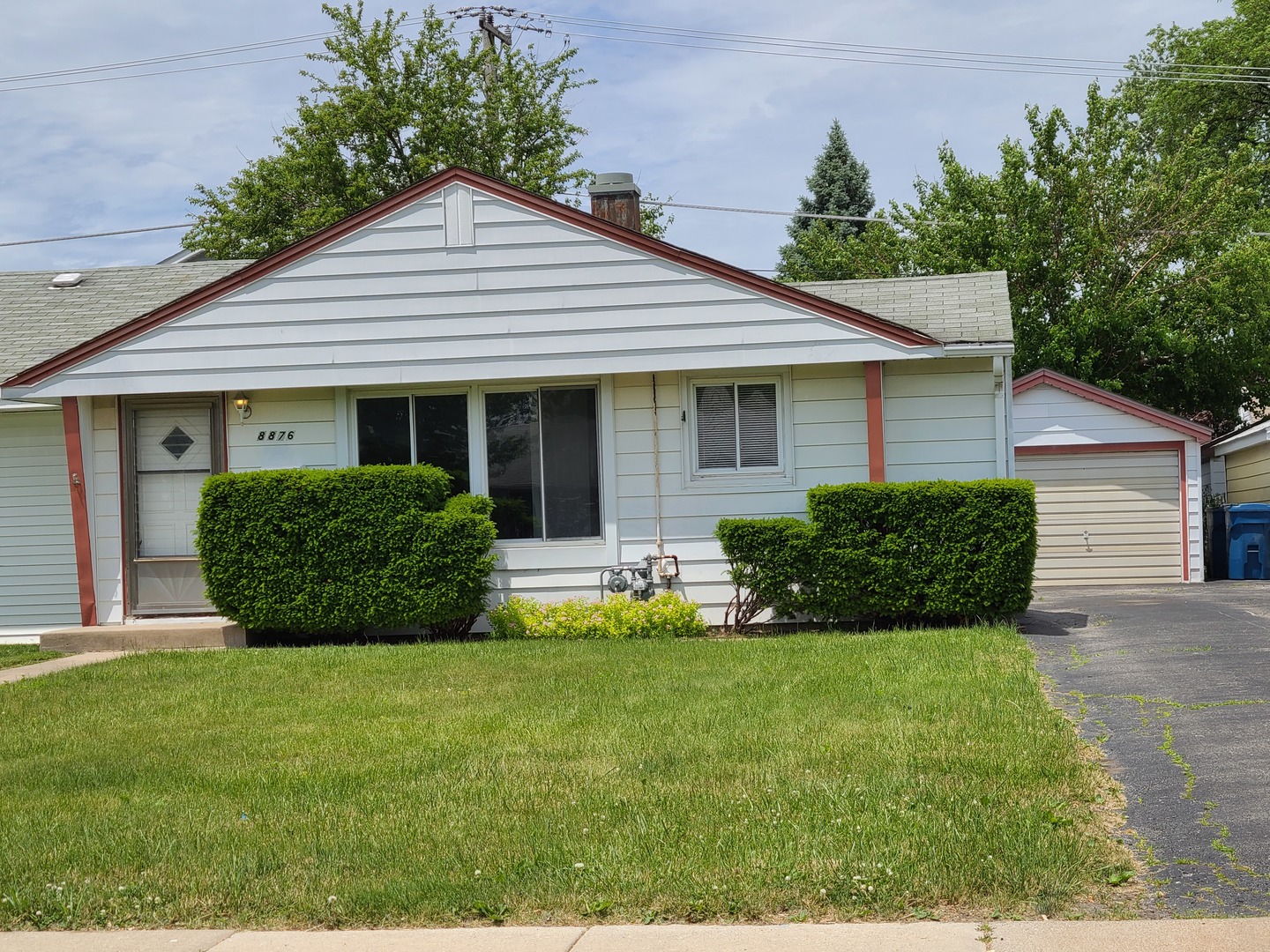 8876 South Corcoran Road,Hometown,IL-2052-0