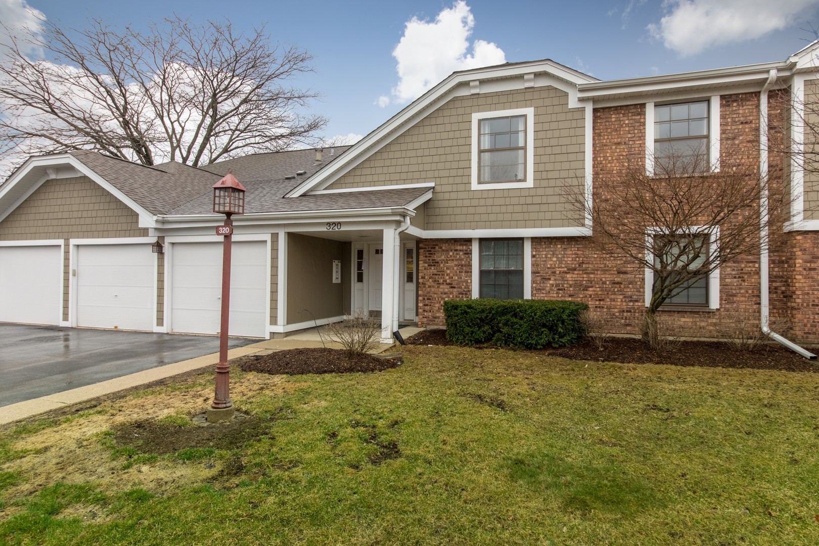 Lexington Green in Schaumburg IL Homes for Sale Lexington Green in Schaumburg Real Estate