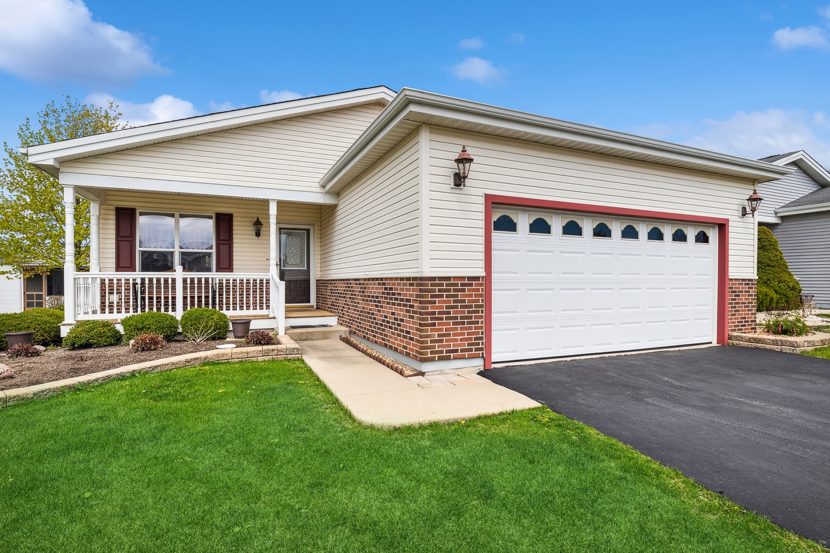 Saddlebrook Farms in Grayslake IL Homes for Sale Saddlebrook Farms in