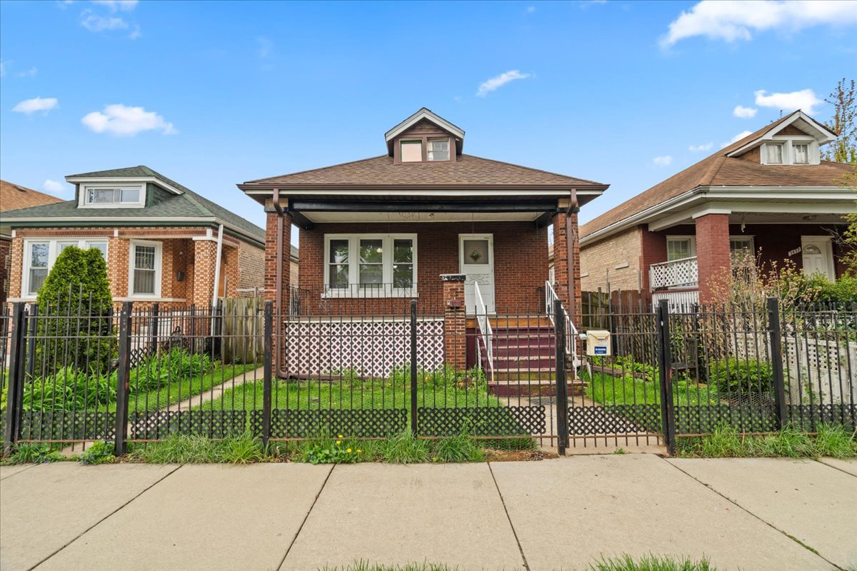 3 House in Gage Park