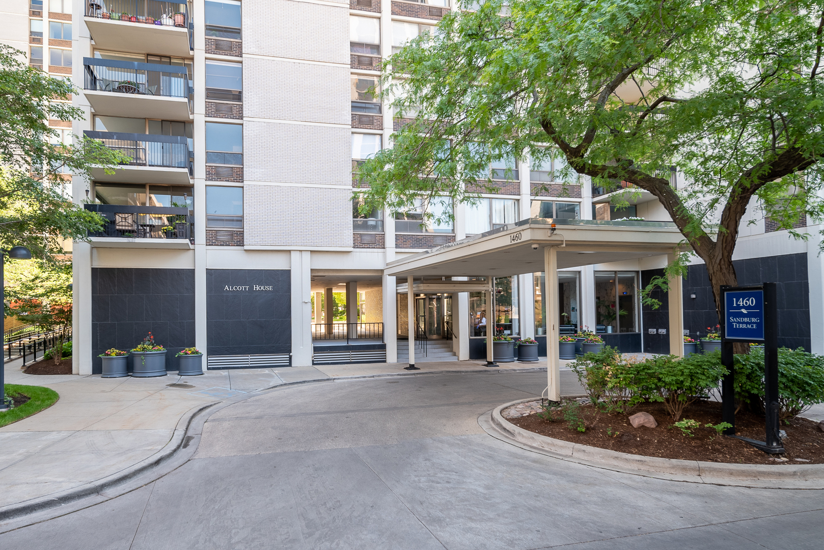 Sandburg Village in Chicago IL Homes for Sale Sandburg Village in