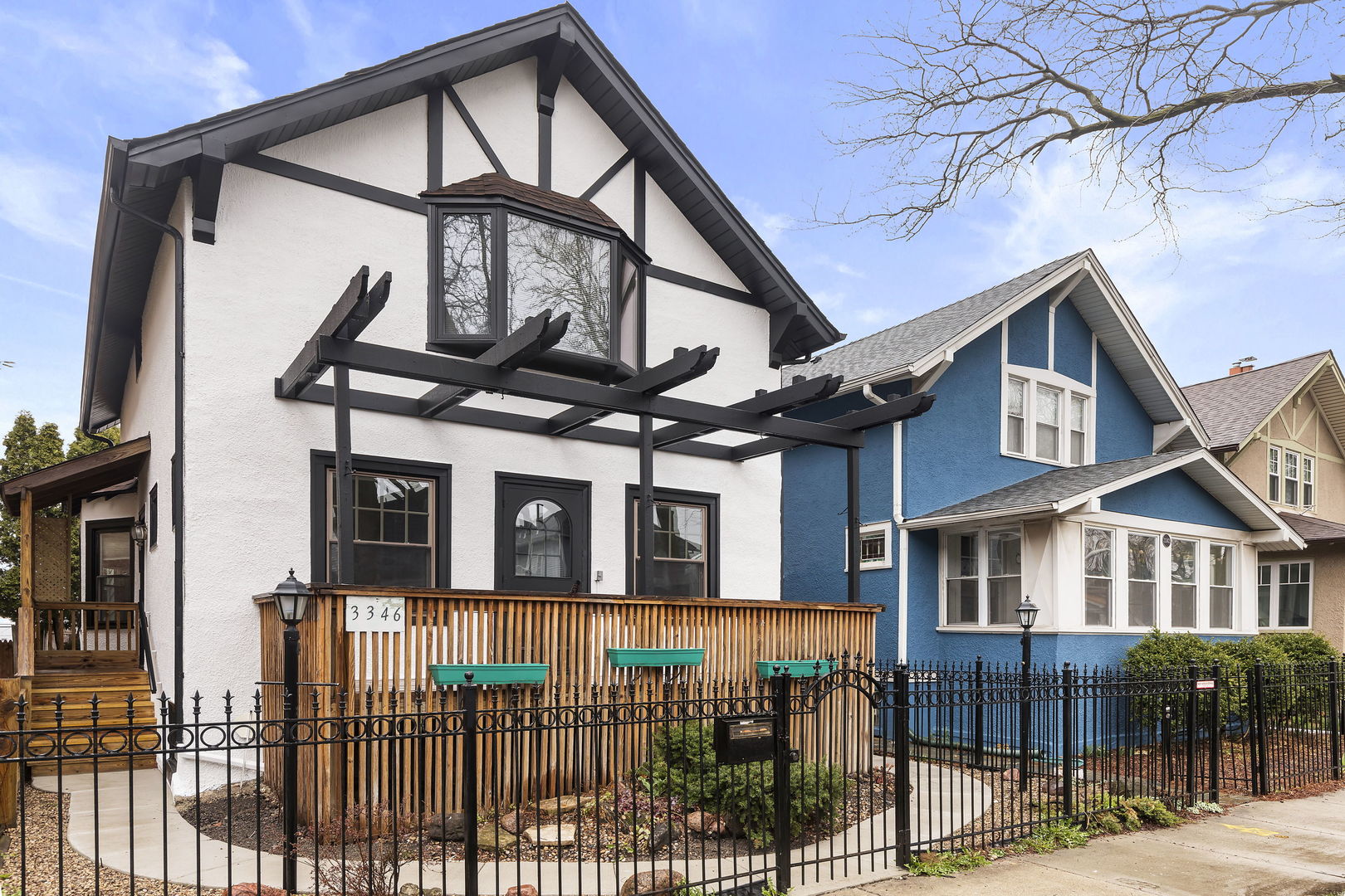 4 House in Albany Park