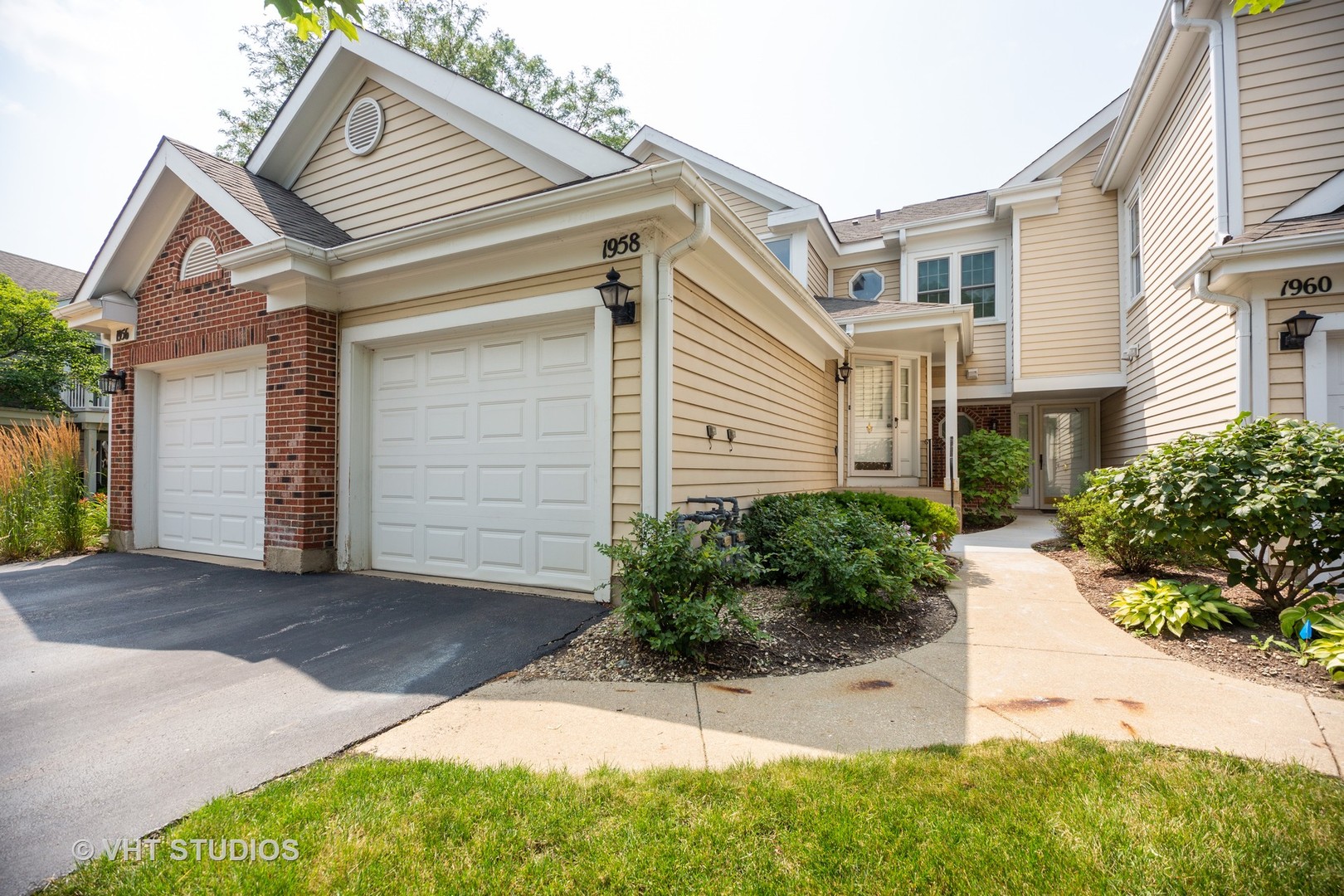 Lake Arlington Towne in Arlington Heights IL Homes for Sale Lake