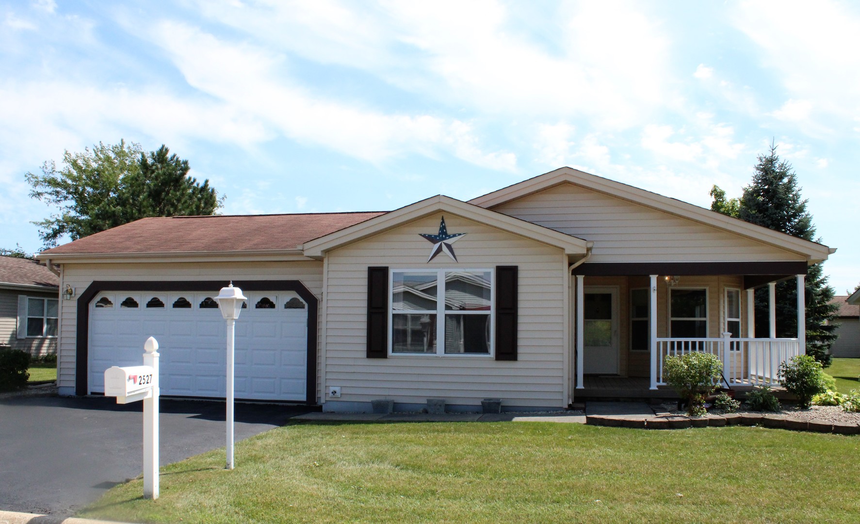 Saddlebrook Farms in Grayslake IL Homes for Sale Saddlebrook Farms in